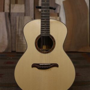 Standard Series Acoustic Guitars